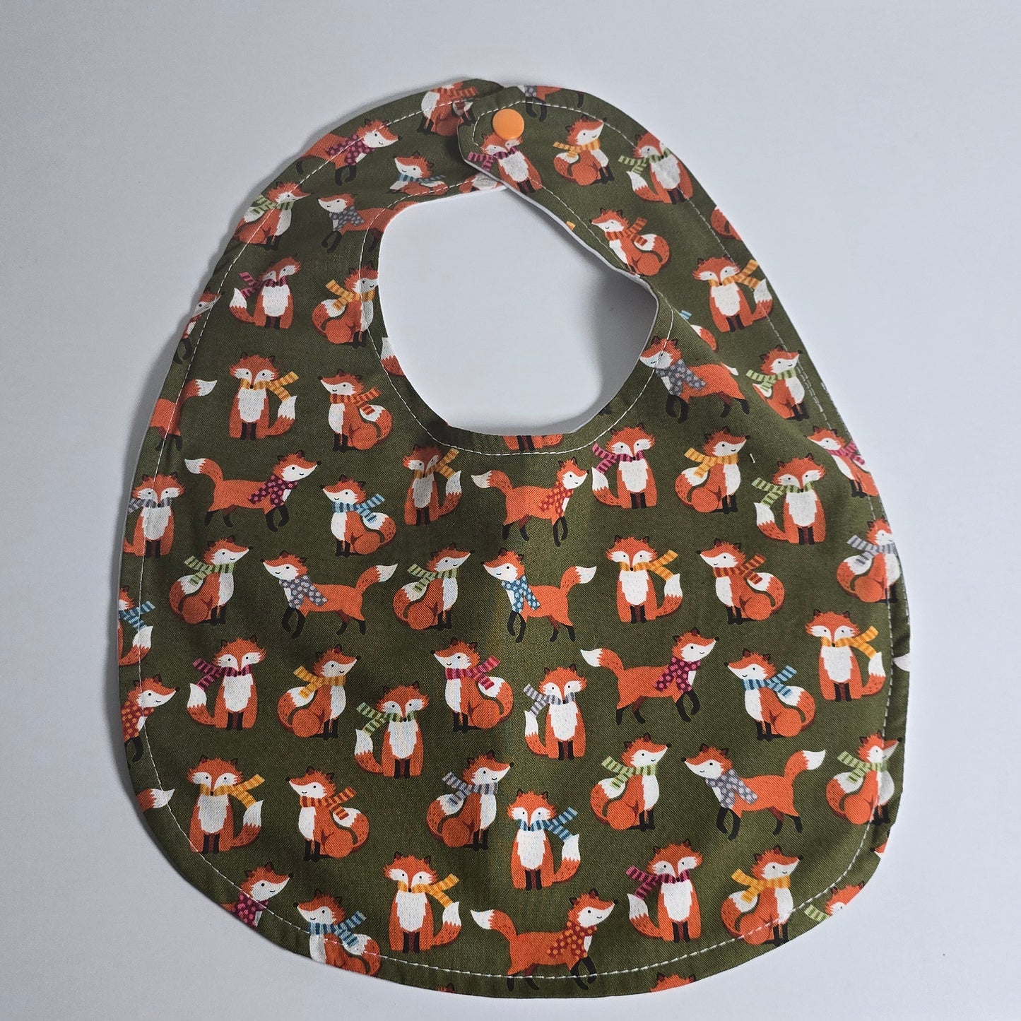 U-Neck Bib